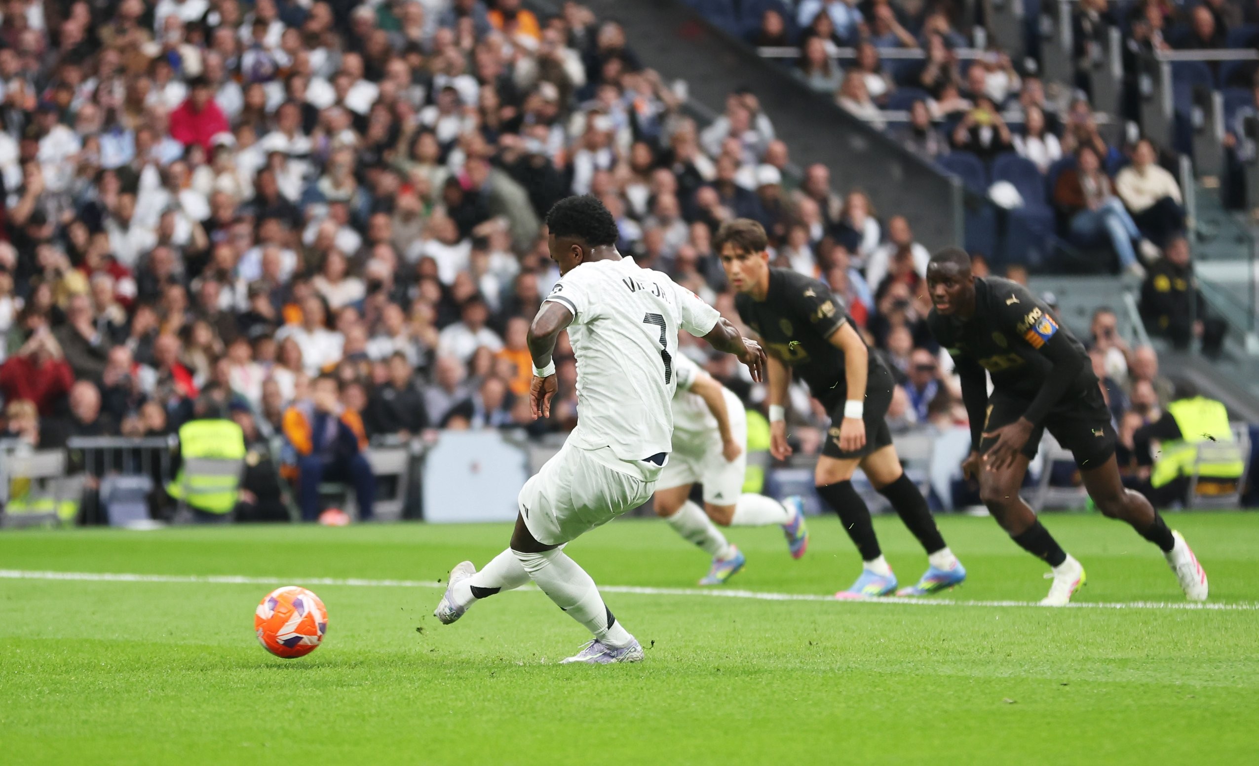 瓦伦西亚迎战英冠球队，胜者晋级下一轮的简单介绍