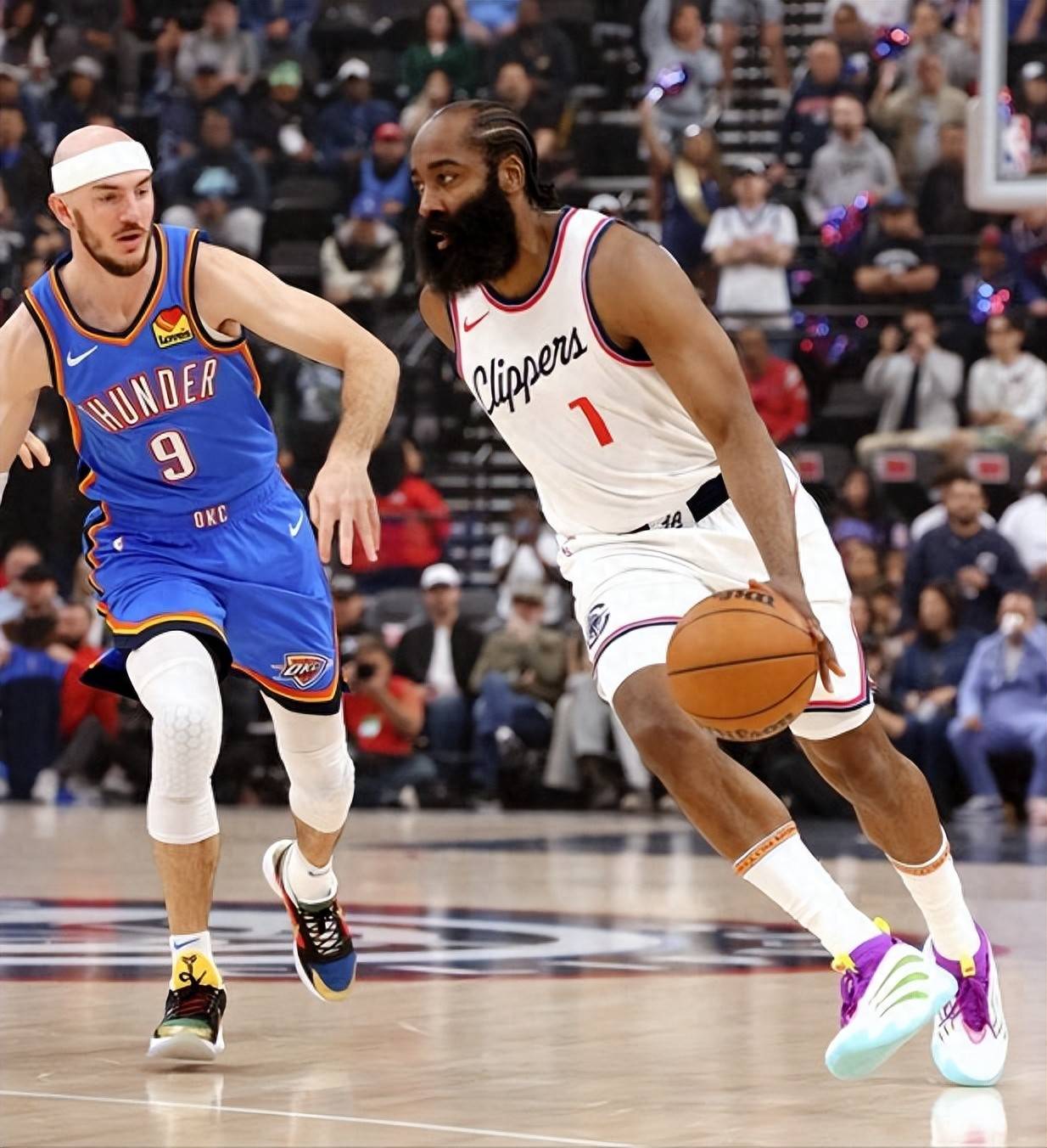 快船复出首战，迎来胜利状态火爆，浓眉哥成为焦点！