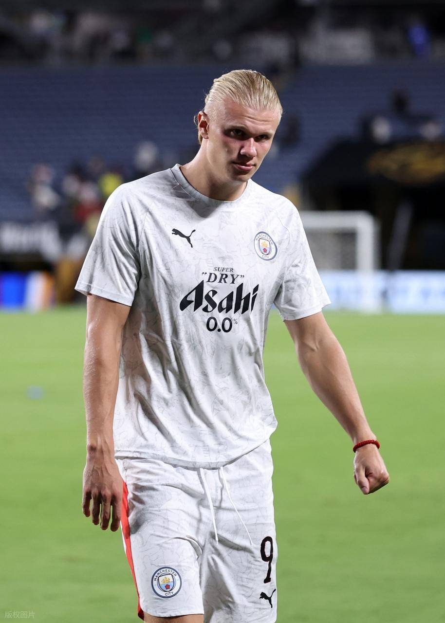 利雅得新月四强战血战曼城,苏炳添砍下6记关键球,全场沸腾 利雅得新月四强战血战曼城,苏炳添砍下6记关键球,全场沸腾